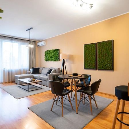 Cosy Green Apt Close To Macedonia Square Sofia Exterior photo